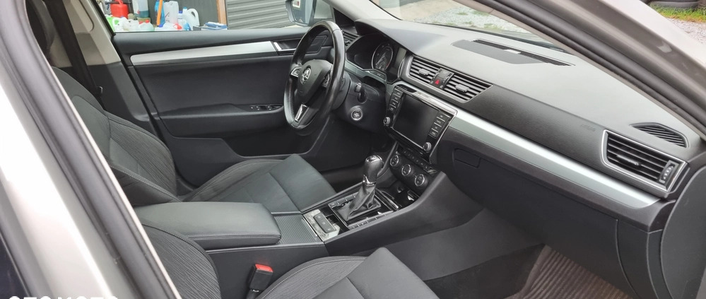 Skoda Superb cena 61900 przebieg: 298700, rok produkcji 2017 z Wojkowice małe 596